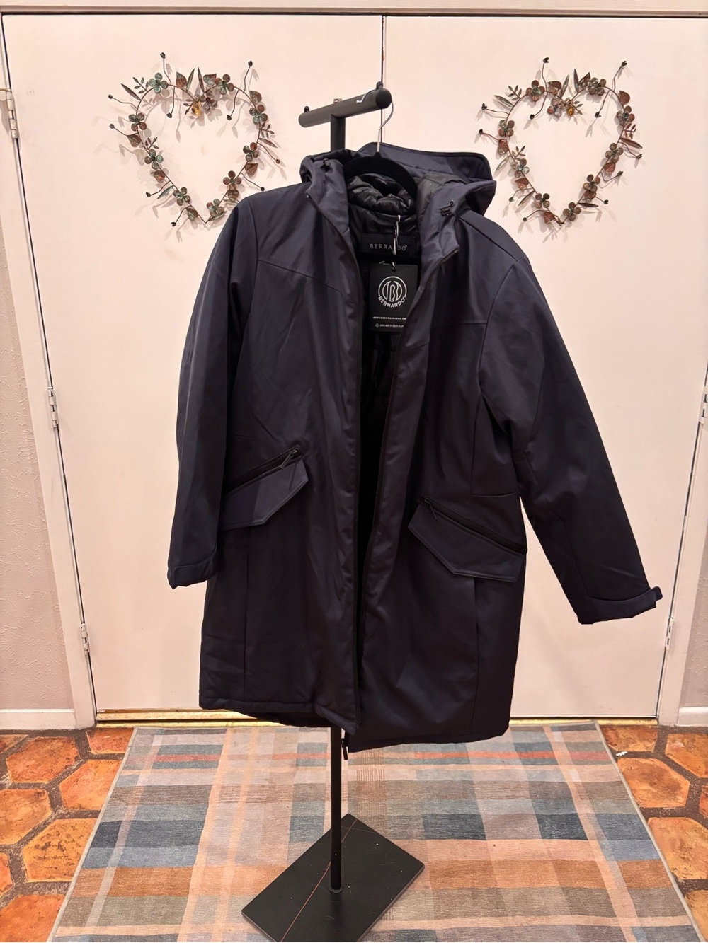 Bernardo EcoPlume Hooded Long Coat – Navy – Size L – NWT